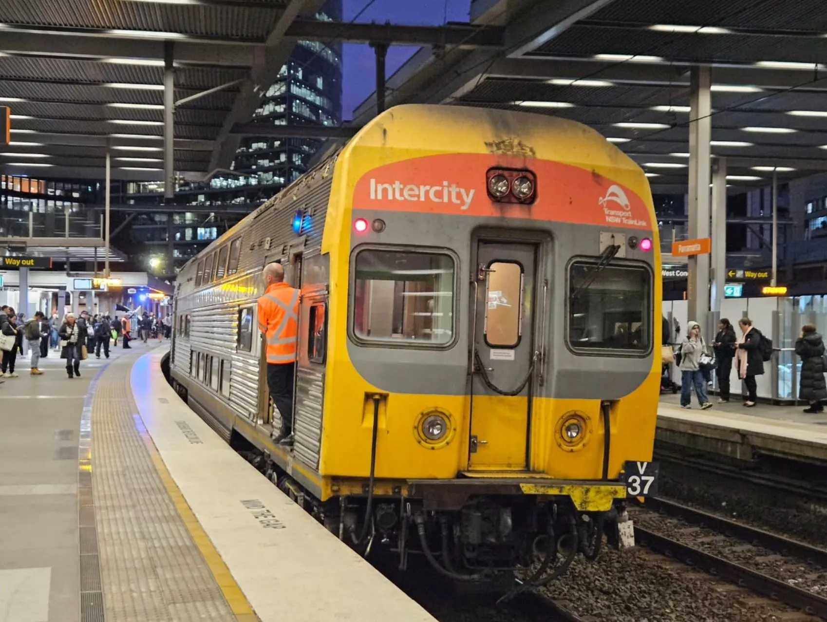 New Age Auto Store | I Don’t Have a Car — Can I Still Explore the Blue Mountains Easily? The Perfect Combo, Train + Local Bus